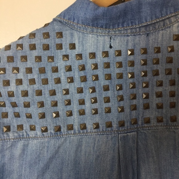 [BDG] Chambray Studded Shoulder Button Down Top - Picture 10 of 10